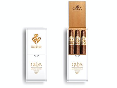 Một chiếc Oliva Corona được làm chỉ để làm từ thiện