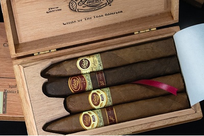 Bốn loại xì gà Padrón của năm trong một hộp