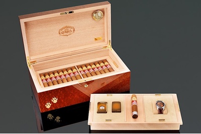 Bộ quà kỷ niệm ấn tượng từ Pacific Cigar Co