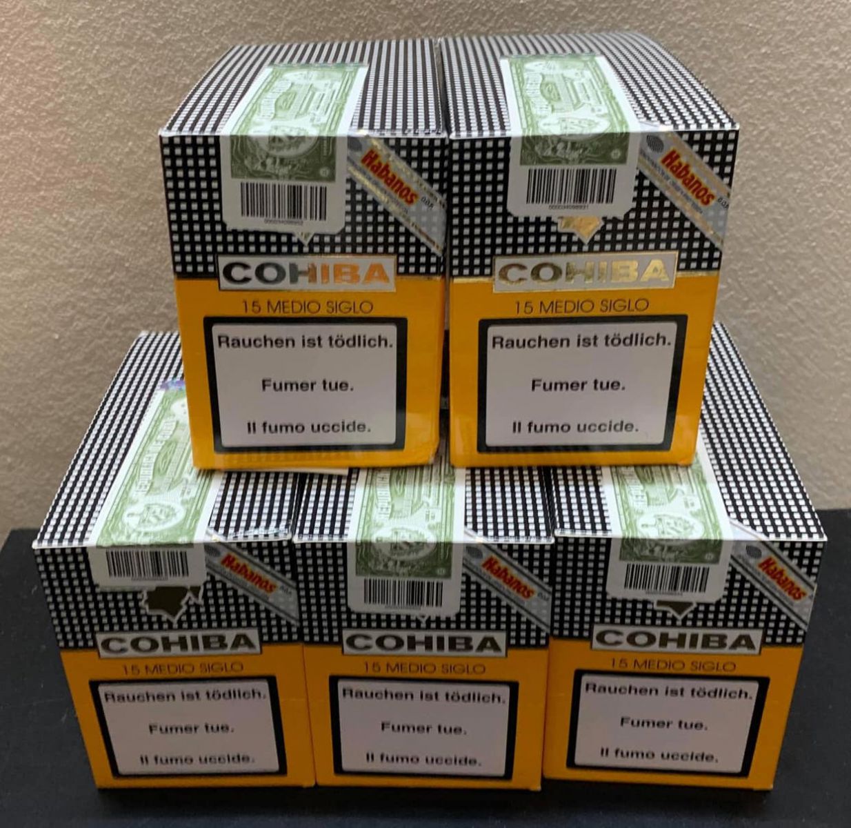 Xì gà Cohiba Medio Siglo Tubos - Hộp 3 điếu