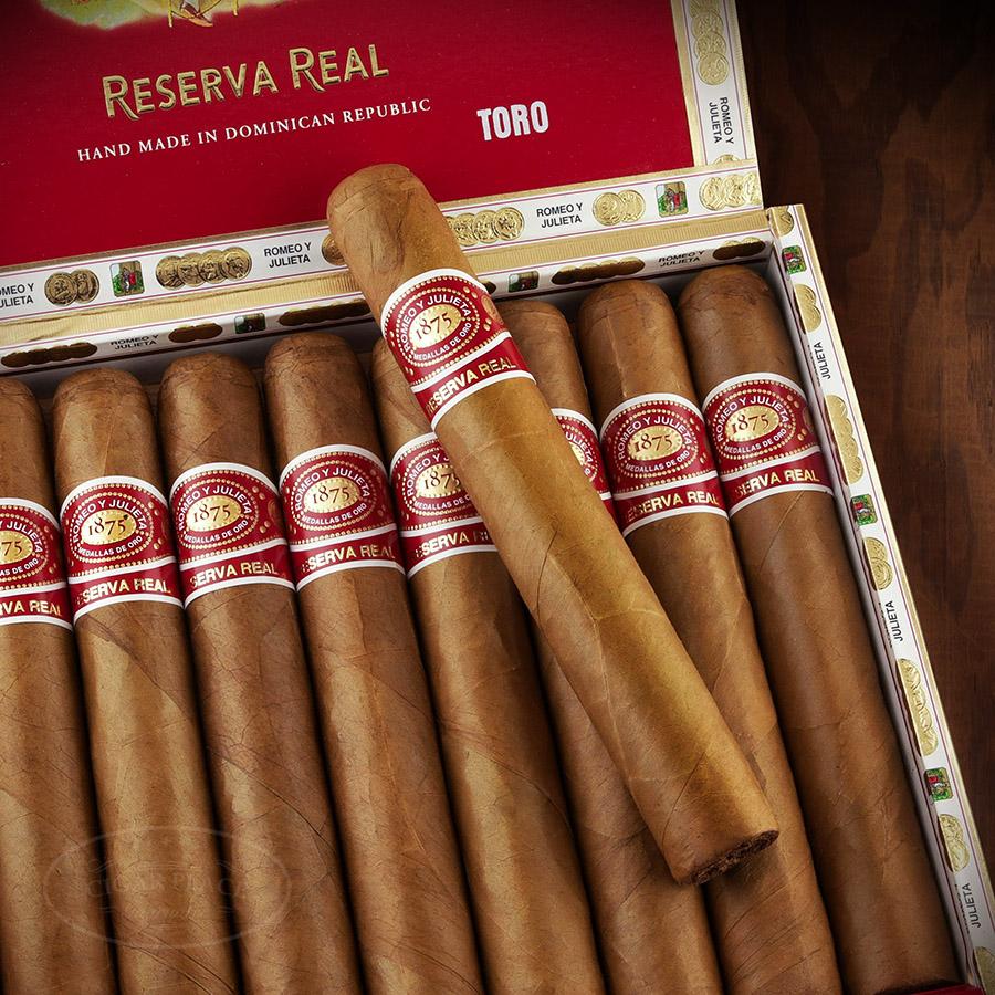 Xì gà Romeo y julieta Reserva Real Toro - Hộp 25 điếu