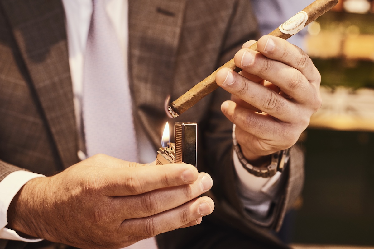 Trước khi hút Xì Gà